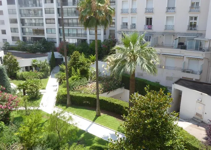 1 Mn Croisette Pres Martinez * كان