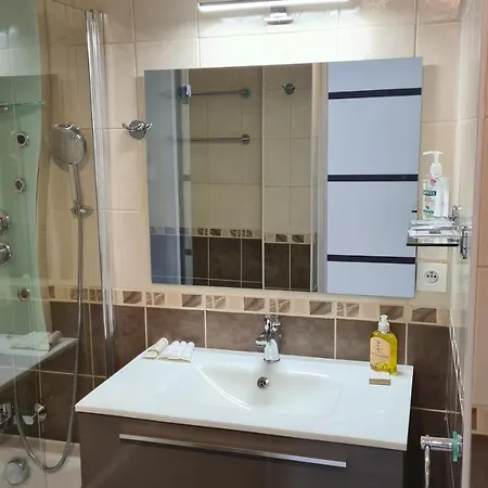 1 Mn Croisette Près Martinez